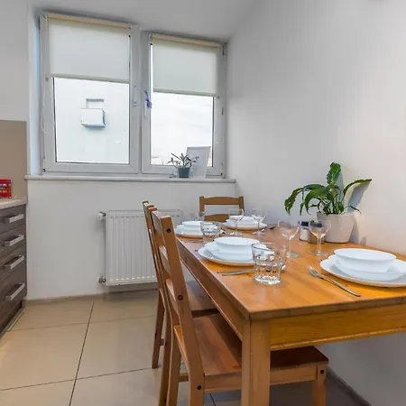 Art Szewska アパート